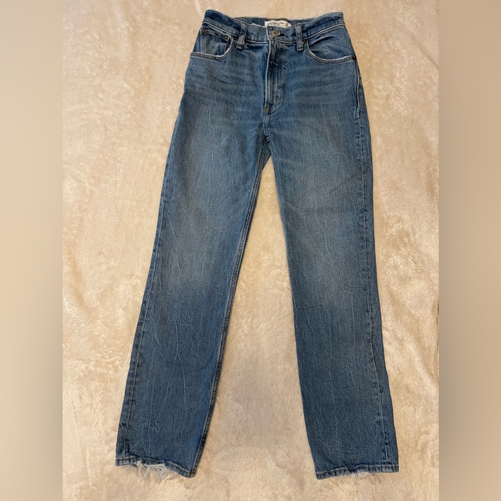 Abercrombie & Fitch 90s Straight Ultra High Rise Jean Med Wash Size 24 Short